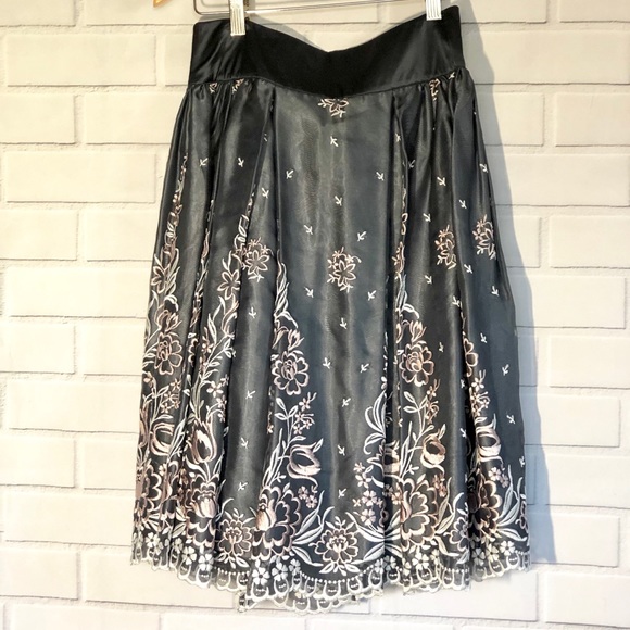 Arden B Dresses & Skirts - Gray Floral Embroidered Silk Skirt